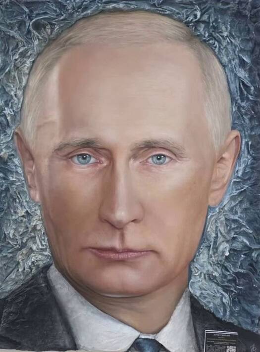 В Москве на фестивале искусств представили арт-объекты с изображением Путина dzziqdqidezihtkmp