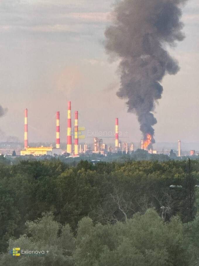 В нескольких регионах России зафиксированы пожары после атаки БПЛА