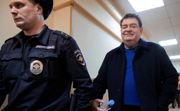 Экс-депутат Вадим Варшавский отсидит за миллиарды банка «Петрокоммерц»